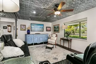 702 S Eagle St, Fredericksburg, TX 78624 - Photo 19