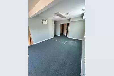 484 Stones Crossing Road #2nd Floor, Palmer Twp, PA 18045 - Photo 5