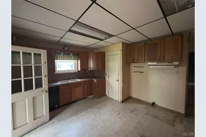 877 Delaware Avenue, Palmerton, PA 18071 - Photo 13