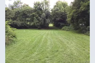 335 Berger Road, Glendon, PA 18042 - Photo 5