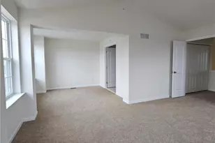 625 Fountain Vw Cir, Upper Macungie Township, PA 18104 - Photo 13