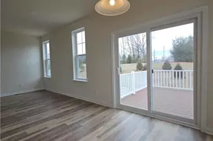 625 Fountain Vw Cir, Upper Macungie Township, PA 18104 - Photo 9