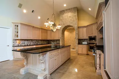 433 Little Creek Drive, Lower Nazareth Twp, PA 18064 - Photo 5