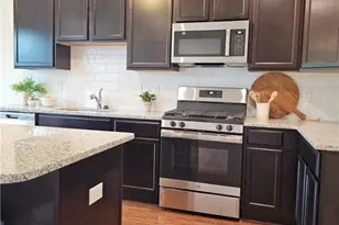 629 Fountain Vw Cir, Upper Macungie Township, PA 18104 - Photo 3