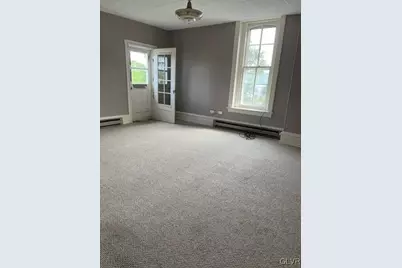 900 Mahantongo Street #6, Pottsville, PA 17901 - Photo 3