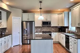 2725 Cobblestone Dr, North Whitehall Twp, PA 18078 - Photo 3