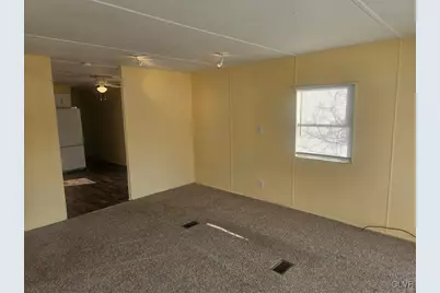 44 Apache, Mahoning Twp, PA 18235 - Photo 5