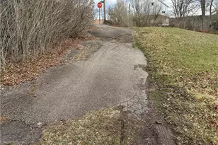 220 Entwistle St, Weatherly Boro, PA 18255 - Photo 3