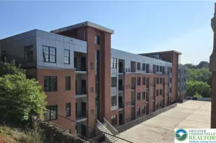 41 Larry Holmes Dr, Easton, PA 18042 - Photo 1