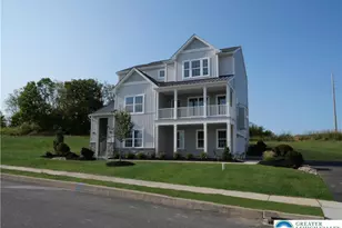 4929 Farrcroft Dr, Forks Twp, PA 18078 - Photo 3