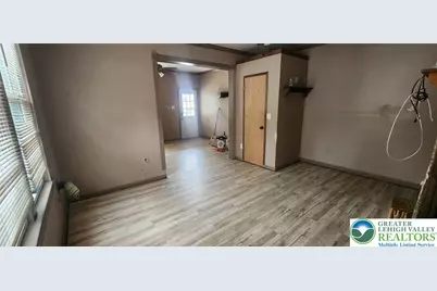 2463 Hillside Avenue, Wilson Boro, PA 18042 - Photo 7