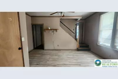 2463 Hillside Avenue, Wilson Boro, PA 18042 - Photo 13