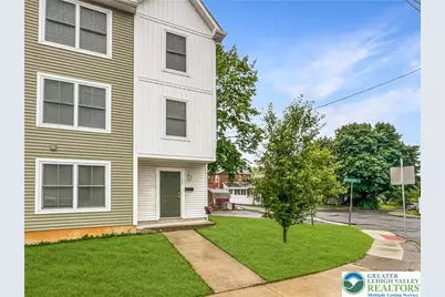 32 W Clark Street, Hellertown Boro, PA 18055 - Photo 1