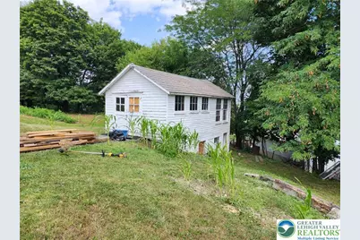 6366 Sullivan Trail, Pen Argyl Boro, PA 18091 - Photo 3