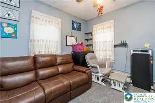 1037 Seneca St, Fountain Hill Boro, PA 18015 - Photo 17