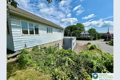 603 Shawnee, Roseto Boro, PA 18013 - Photo 3