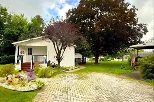 8726 Breinig Run Cir, Upper Macungie Township, PA 18031 - Photo 3