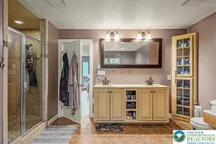 1079 Marshalls Creek Rd, Middle Smithfield, PA 18302 - Photo 9