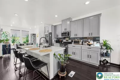 7555 Clayton Avenue, Upper Saucon Township, PA 18036 - Photo 9