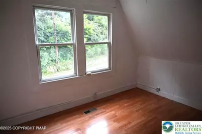 2215 Pennsylvania Avenue, Lower Mt Bethel Twp, PA 18063 - Photo 15