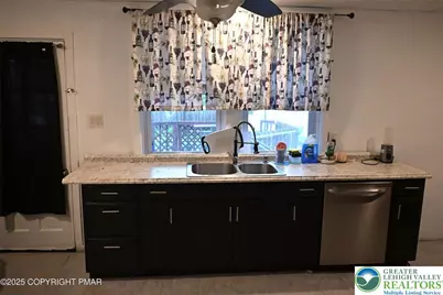 2215 Pennsylvania Avenue, Lower Mt Bethel Twp, PA 18063 - Photo 5