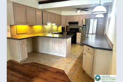 2756 Springhaven Place, Lower Macungie Twp, PA 18062 - Photo 5