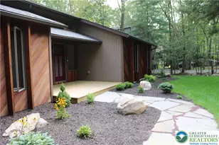 108 Midway Dr, Penn Forrest, PA 18229 - Photo 3