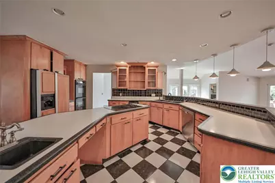 1015 Honeysuckle Road, Lehigh Township, PA 18088 - Photo 11