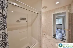 1015 Honeysuckle Rd, Lehigh Township, PA 18088 - Photo 23