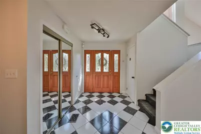 1015 Honeysuckle Road, Lehigh Township, PA 18088 - Photo 9