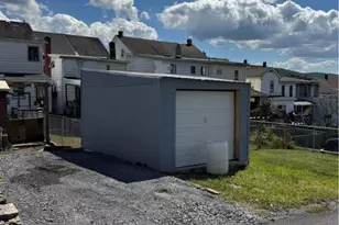 413 E Union St, Tamaqua, PA 18252 - Photo 3