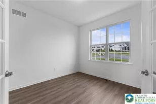 4780 Farrcroft Dr, Forks Twp, PA 18040 - Photo 5