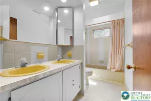 3908 Short Hill Dr, Allentown City, PA 18104 - Photo 31