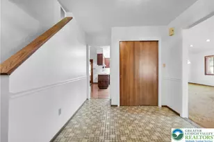 3908 Short Hill Dr, Allentown City, PA 18104 - Photo 3