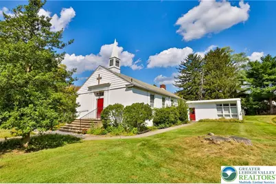 331 Constitution Avenue, Hellertown Boro, PA 18055 - Photo 3