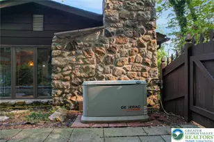 913 Constitution Ave, Pen Argyl Boro, PA 18072 - Photo 23