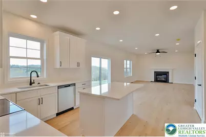 883 Emerald Valley Lane, Washington Twp, PA 18013 - Photo 9