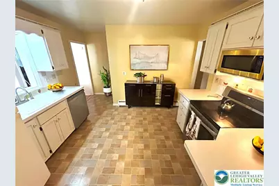 1009 Debbie Lane, Salisbury Township, PA 18103 - Photo 9