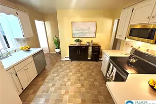 1009 Debbie Ln, Salisbury Township, PA 18103 - Photo 9