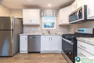 465 Royal Manor Rd, Williams Township, PA 18042 - Photo 3