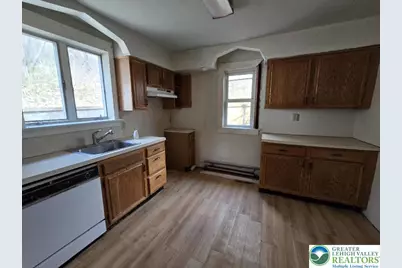 64 N Hunter Highway, Butler Twp, PA 18222 - Photo 7