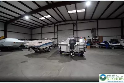 2946 Macarthur Road, Whitehall Township, PA 18052 - Photo 7