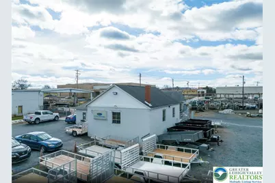 2946 Macarthur Road, Whitehall Township, PA 18052 - Photo 9