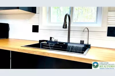 1225 Country-Place Drive, Coolbaugh Twp, PA 18466 - Photo 7