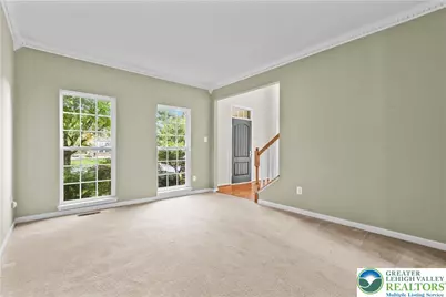 3275 W Fairview Street, South Whitehall Twp, PA 18104 - Photo 9