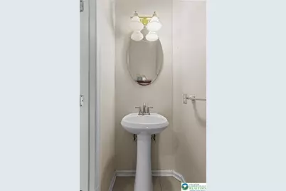 3275 W Fairview Street, South Whitehall Twp, PA 18104 - Photo 27