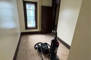 330 S 17 1/2 St, Reading City, PA 19602 - Photo 13