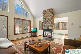 7148 Winnebago Dr, Coolbaugh Twp, PA 18347 - Photo 9