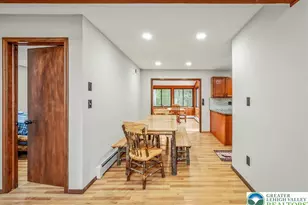 234 Viceroy Cir, Coolbaugh Twp, PA 18466 - Photo 9