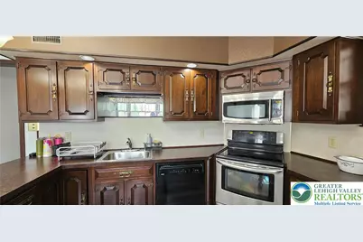 1309 Greenview Drive, Bethlehem City, PA 18018 - Photo 13